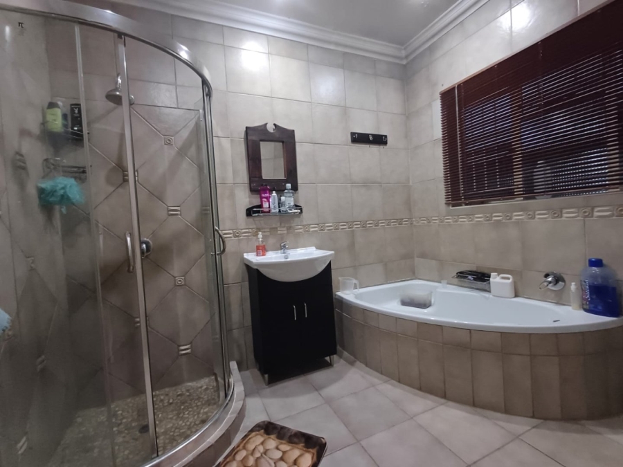 3 Bedroom Property for Sale in Meiringspark Ext 2 North West
